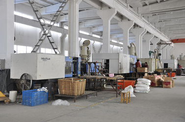 Ningbo Yuexiang Electric Appliance Co., Ltd. línea de producción del fabricante
